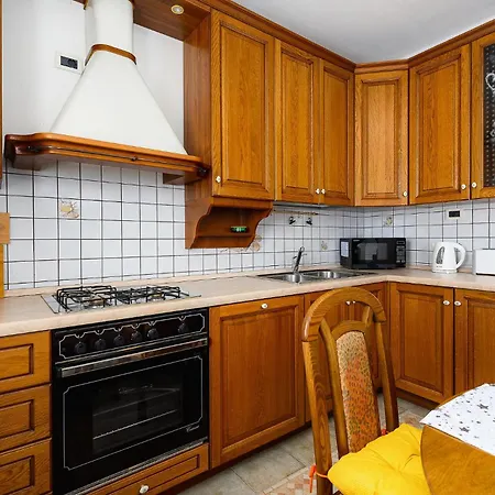 3 Bedroom Lovely In Labin *