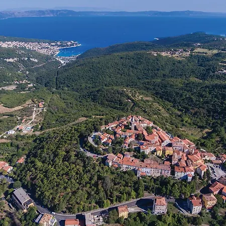 3 Bedroom Lovely In Labin
