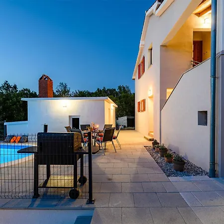 Apartment 3 Bedroom Lovely In Labin Labin (Istria)